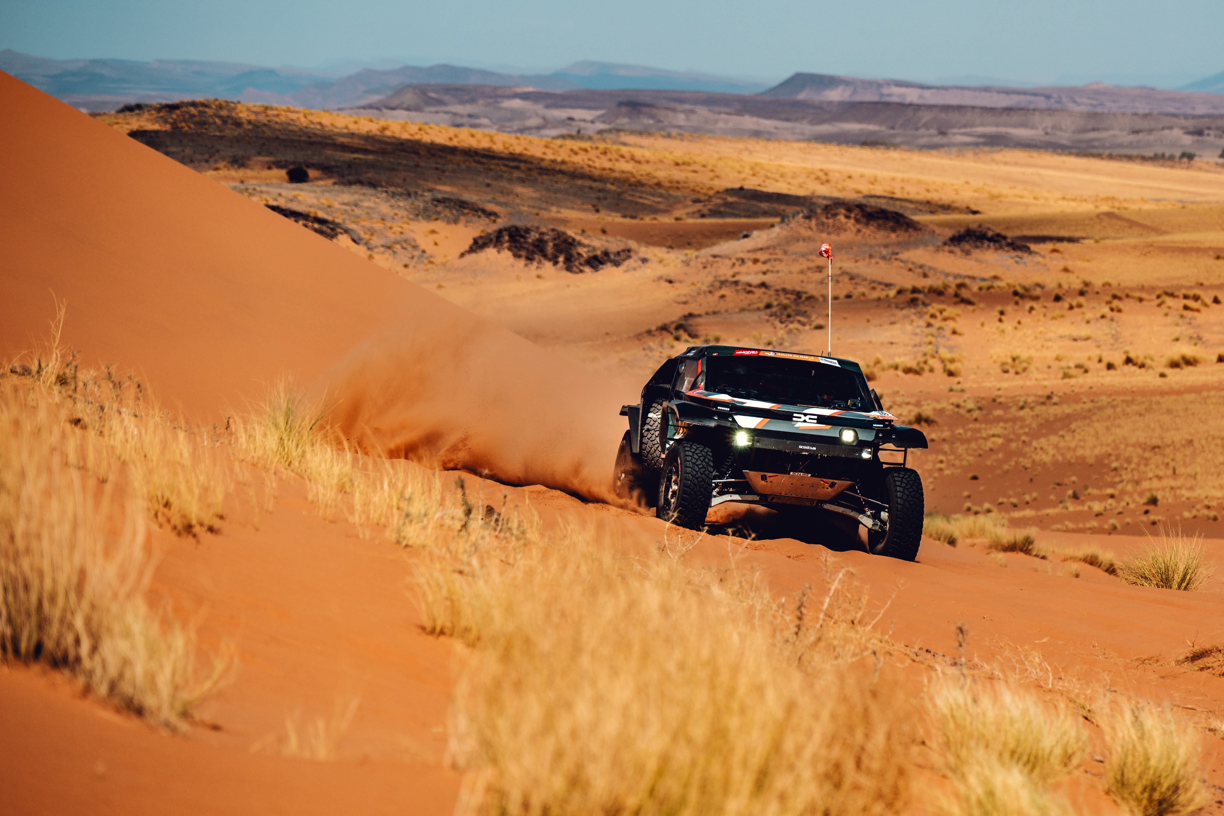 doua-echipaje-dacia-sandriders-top-5-penultima-etapa-raliul-marocului